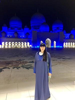 Туристы Зима Лето в Абу Даби, ОАЭ 4