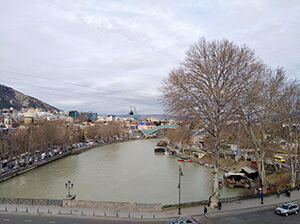 Грузия, Тбилиси, Старый город, панорама на мост Мира
